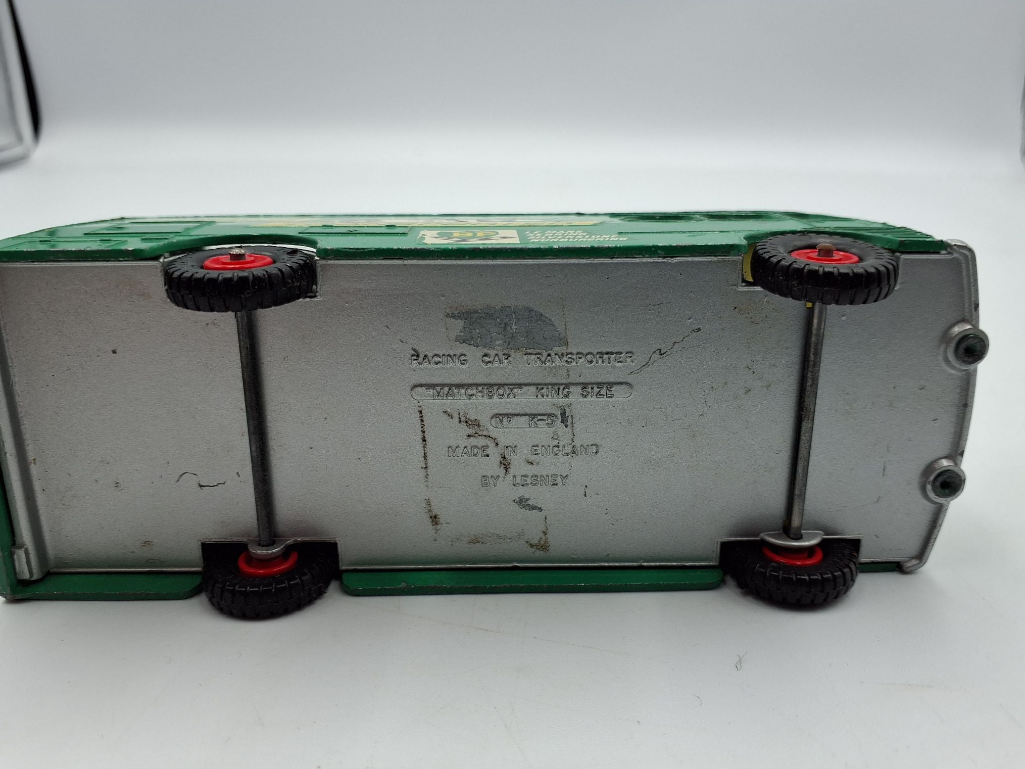 Matchbox Racing car transportet